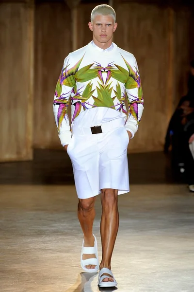 Look 8